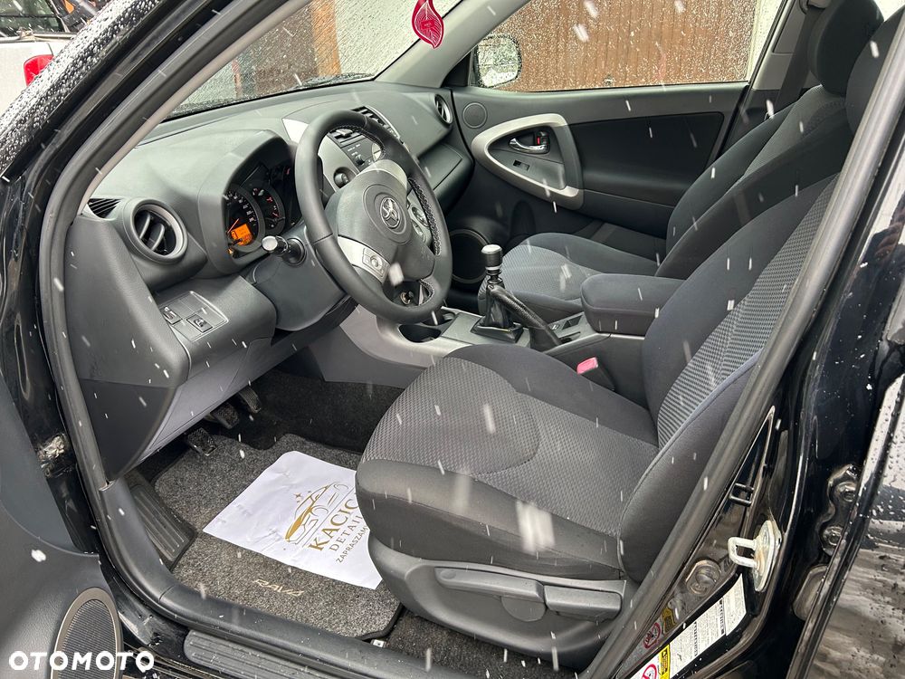 Toyota RAV4 2.2 D-4D 4x4 - 13