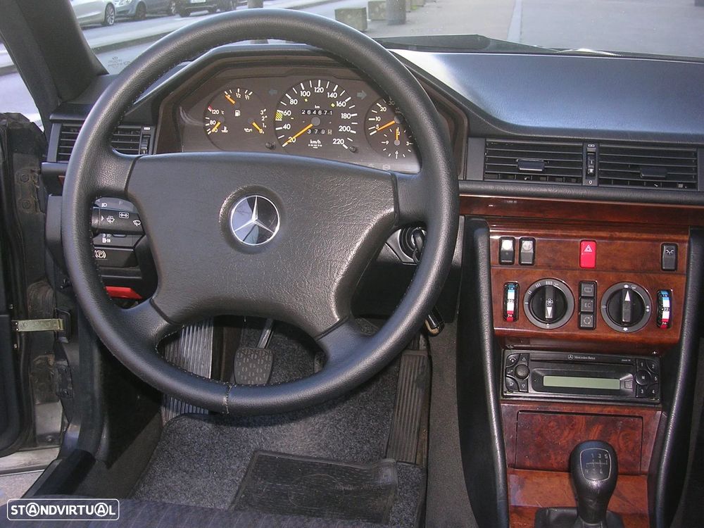 Mercedes-Benz W124 (1984-1997) 200 CE - 13
