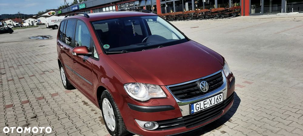 Volkswagen Touran 1.9 TDI DSG Conceptline - 10