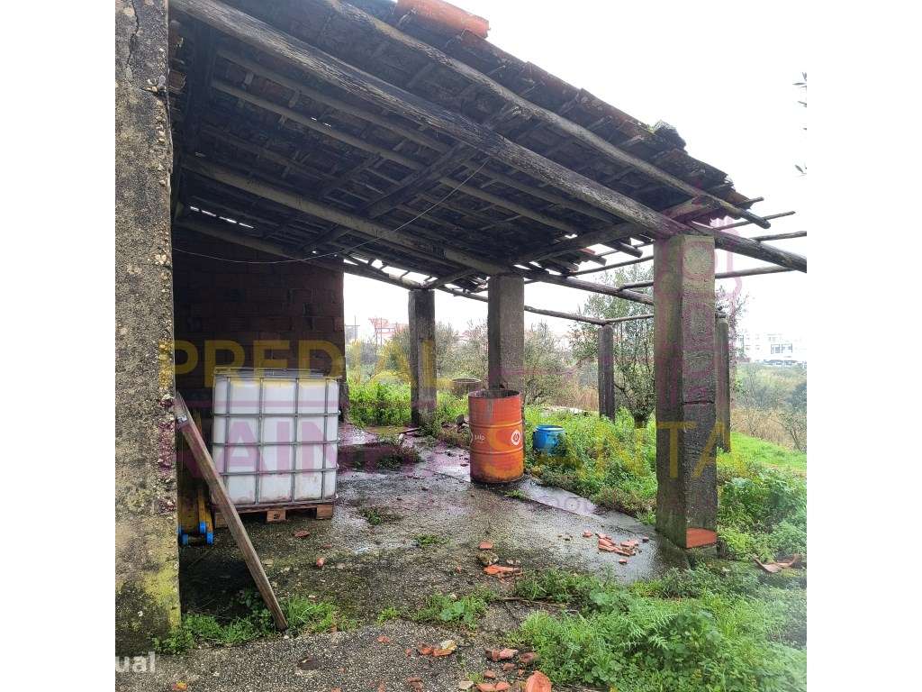 Moradias com terreno para recuperar - Ourém - Grande imagem: 3/7