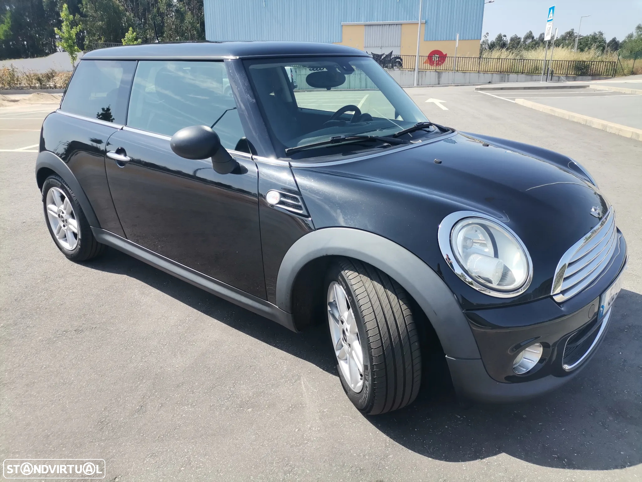 MINI 3 Portas One D - 13
