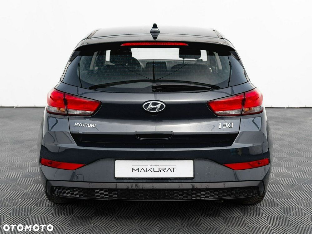 Hyundai i30 1.5 DPI Classic + - 10