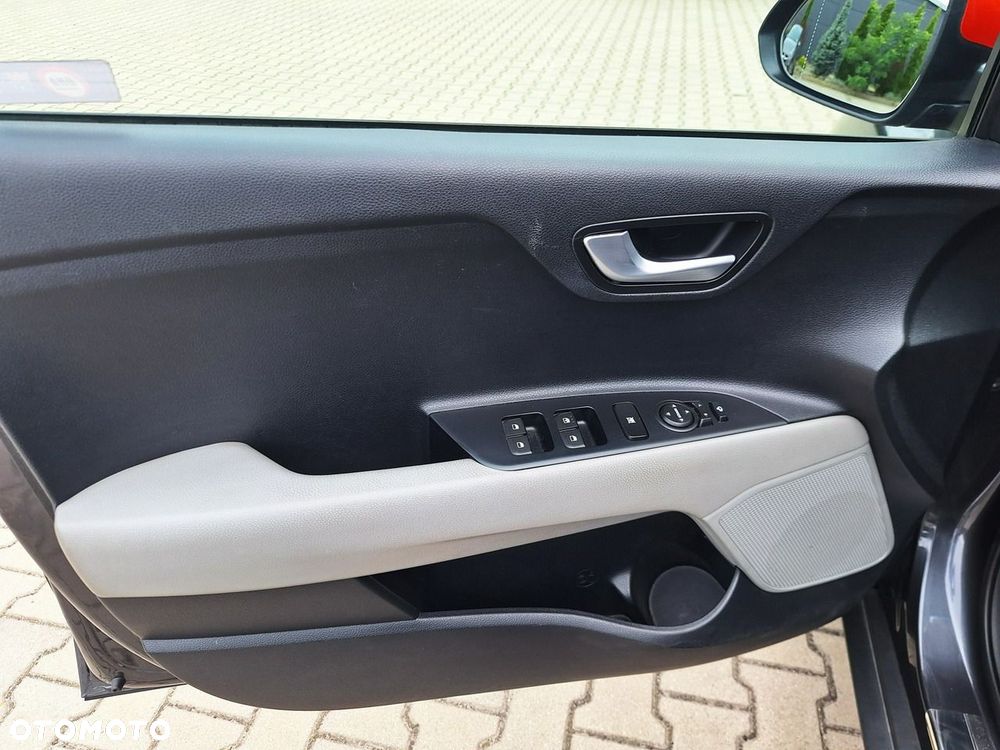 Kia Stonic 1.4 L - 15