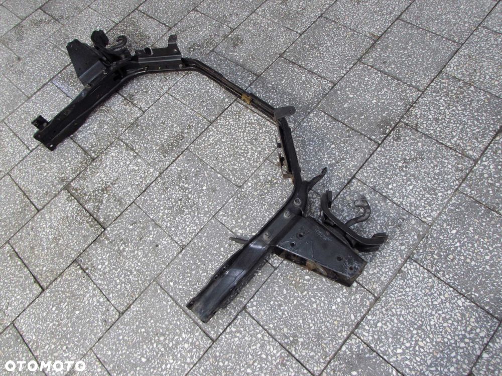 MITSUBISHI CANTER FUSO 7C15 3.0 E6 17R BELKA ZAMEK KABINY TYL 13-21 - 3