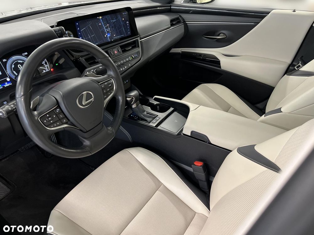 Lexus ES 300h Business Edition - 16