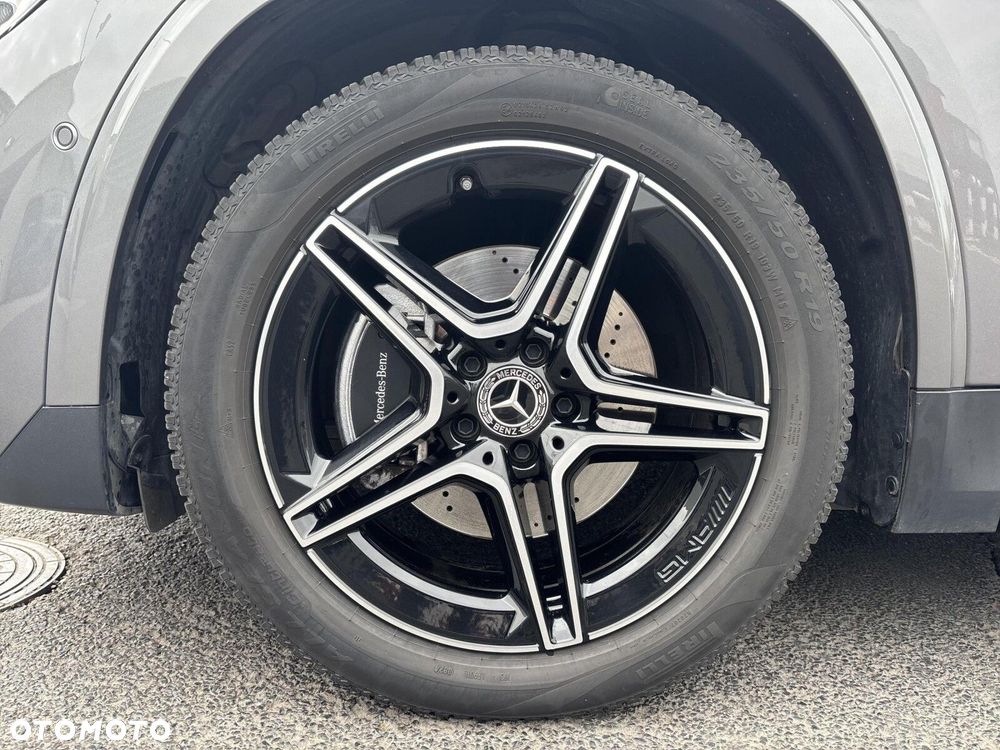 Mercedes-Benz GLA - 9