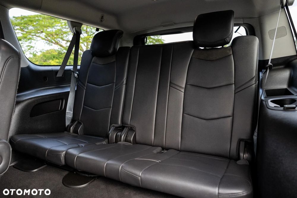 Cadillac Escalade - 33
