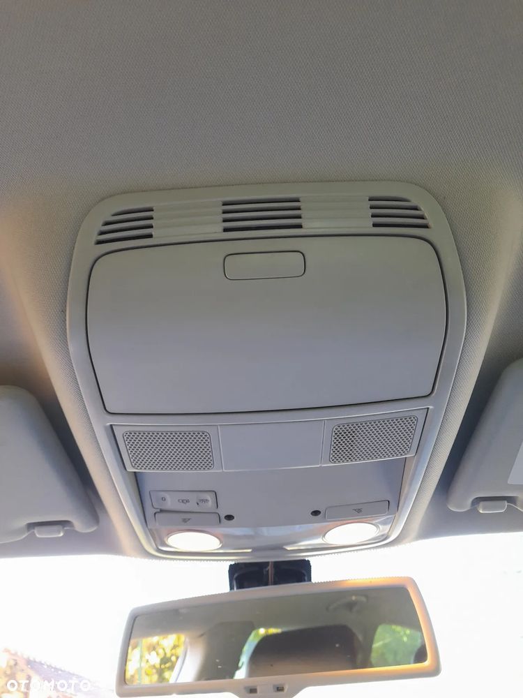 Volkswagen Passat - 17