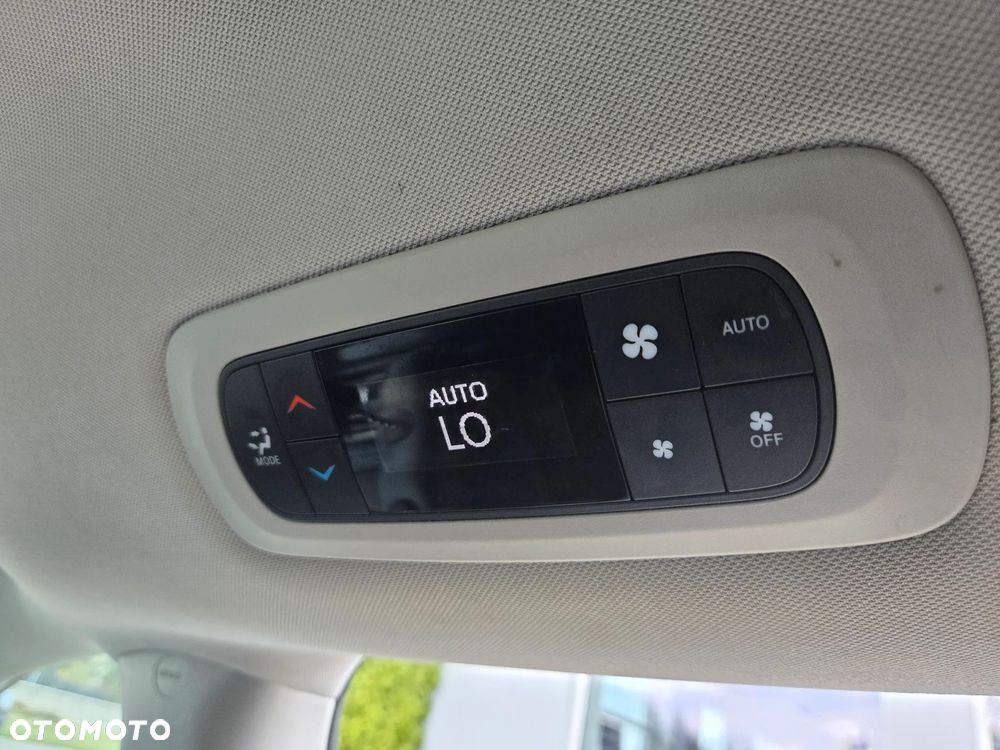 Chrysler Pacifica - 21