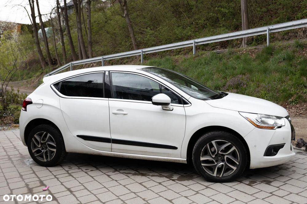 Citroën DS4 1.6 HDi SoChic - 2