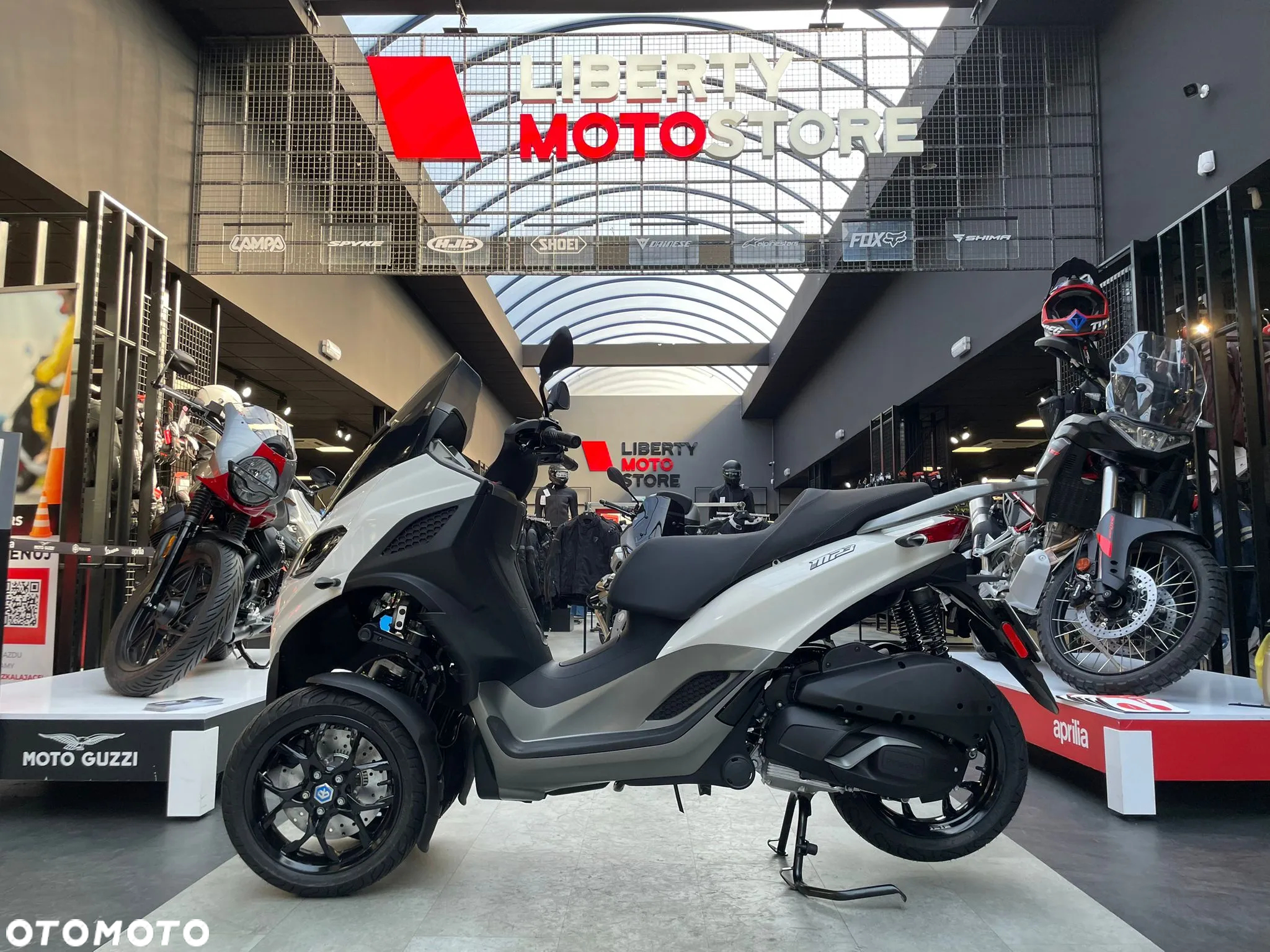 Piaggio MP-3 - 5