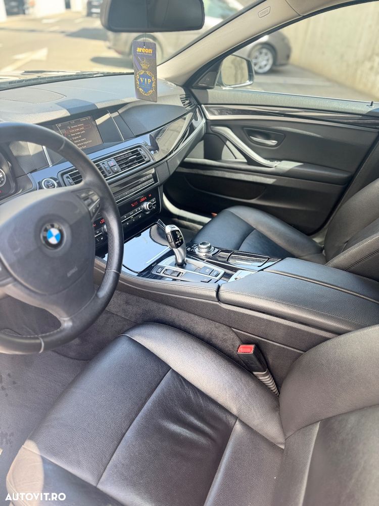 BMW Seria 5 520d Aut. Luxury Line - 8