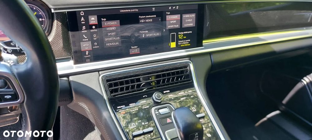 Porsche Panamera 4 E-Hybrid - 32