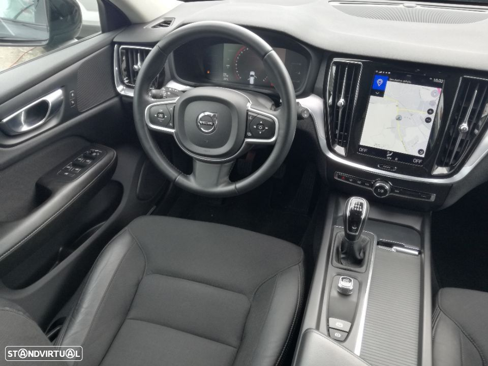 Volvo V60 2.0 D3 Momentum - 17