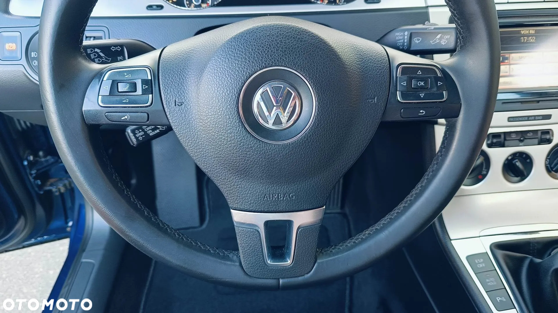 Volkswagen Passat 2.0 TSI Comfortline - 35