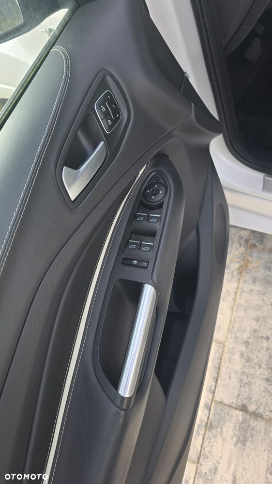 Ford Kuga 2.0 TDCi 4x4 Vignale - 8