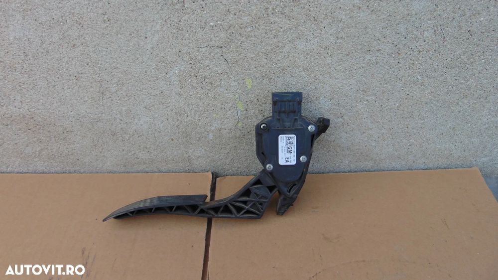 Pedala acceleratie cu senzor Opel Astra J 1.7/2.0 CDTI an 2009-2015 cod 13252702 - 2