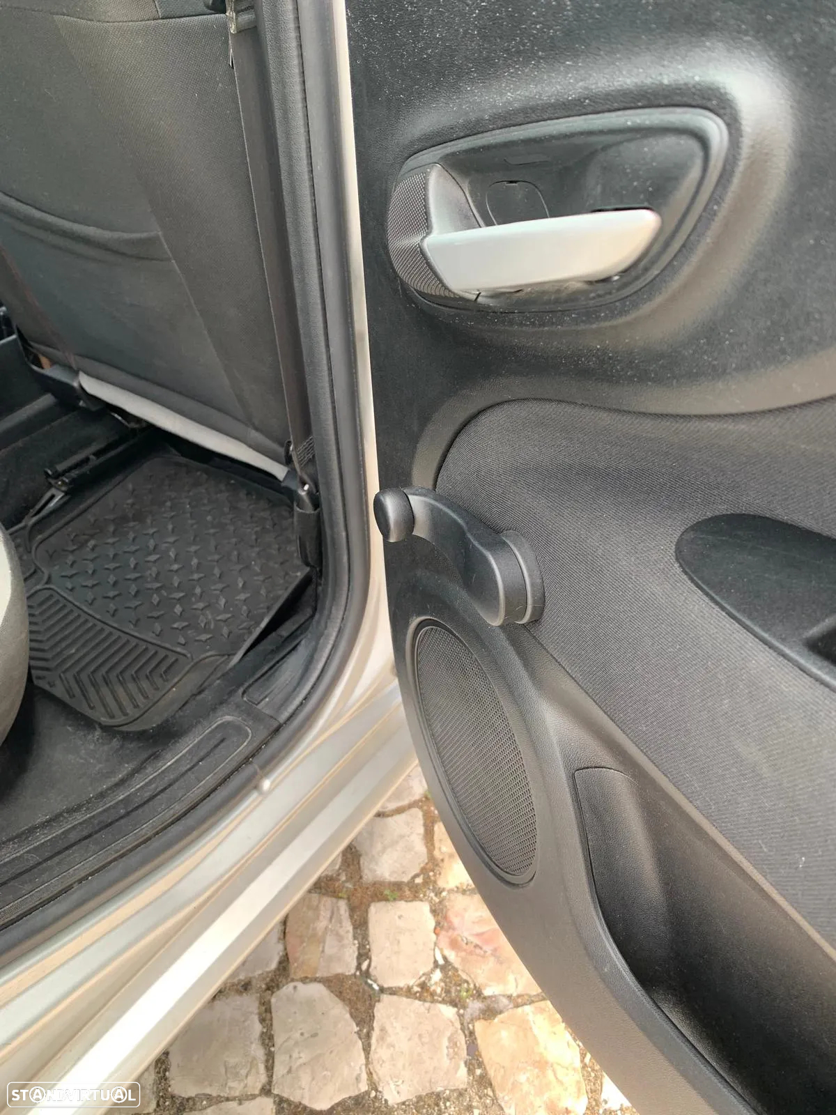 Fiat Punto 1.3 M-Jet Lounge S&S - 19