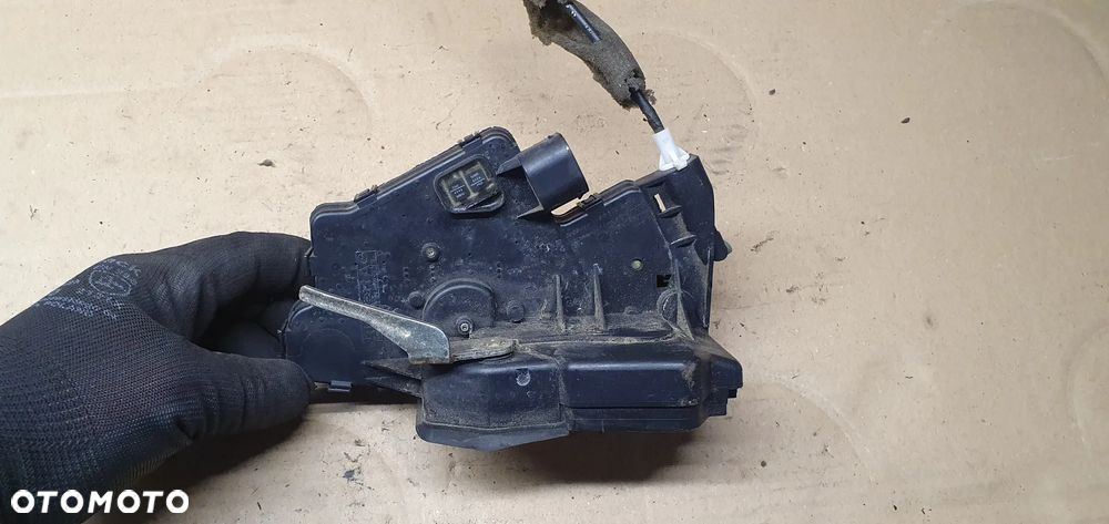 Zamek prawy przód BMW E46 Europa 8206408 - 3