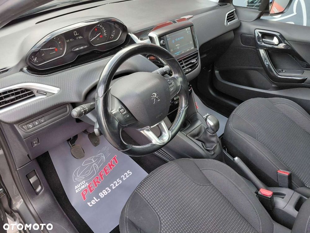 Peugeot 208 - 13