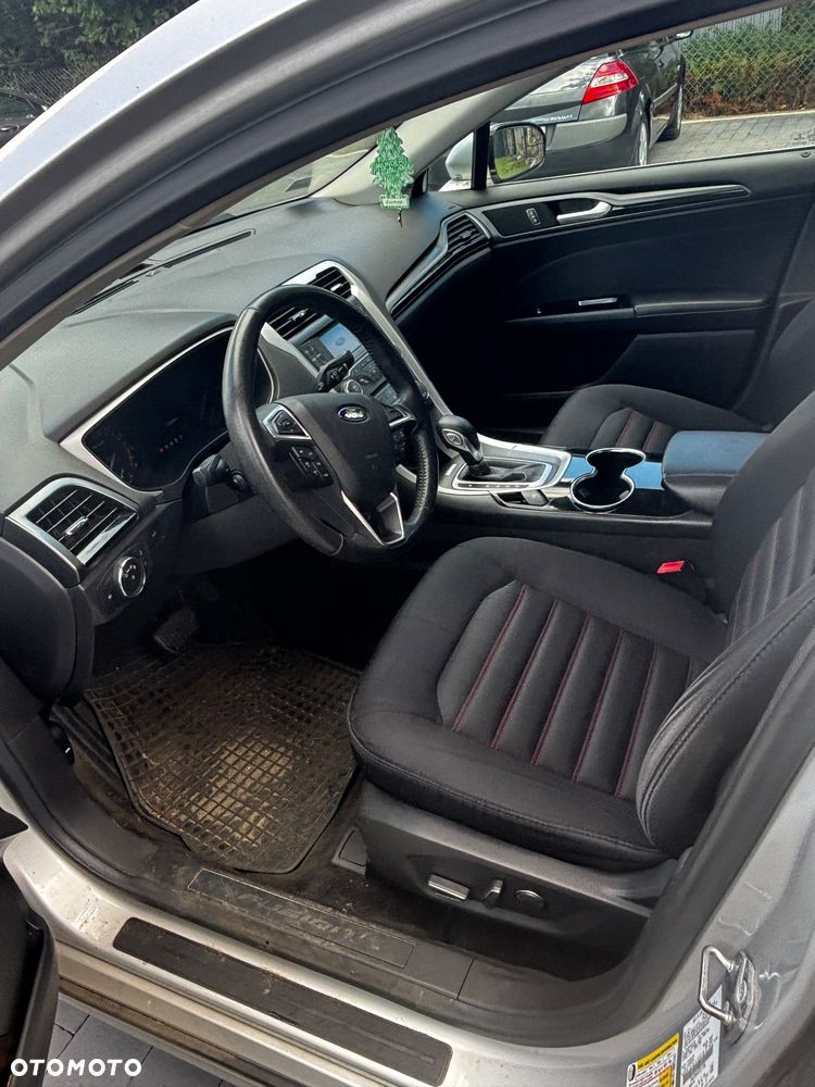 Ford Fusion - 6