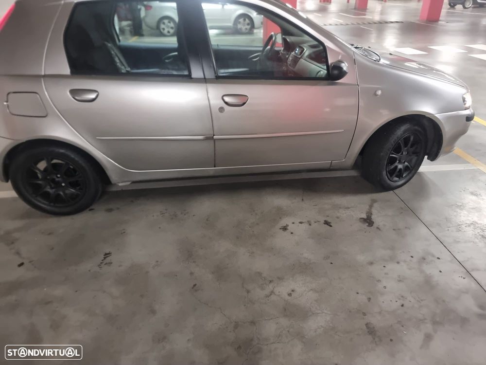 Fiat Punto 1.9 JTD 85 Emotion - 4