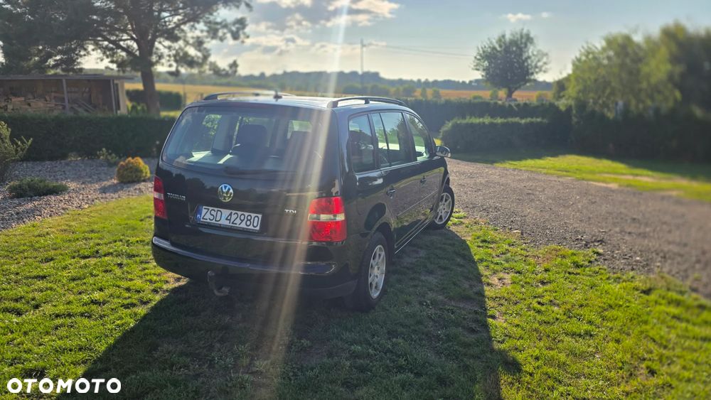 Volkswagen Touran 1.9 TDI Conceptline - 3