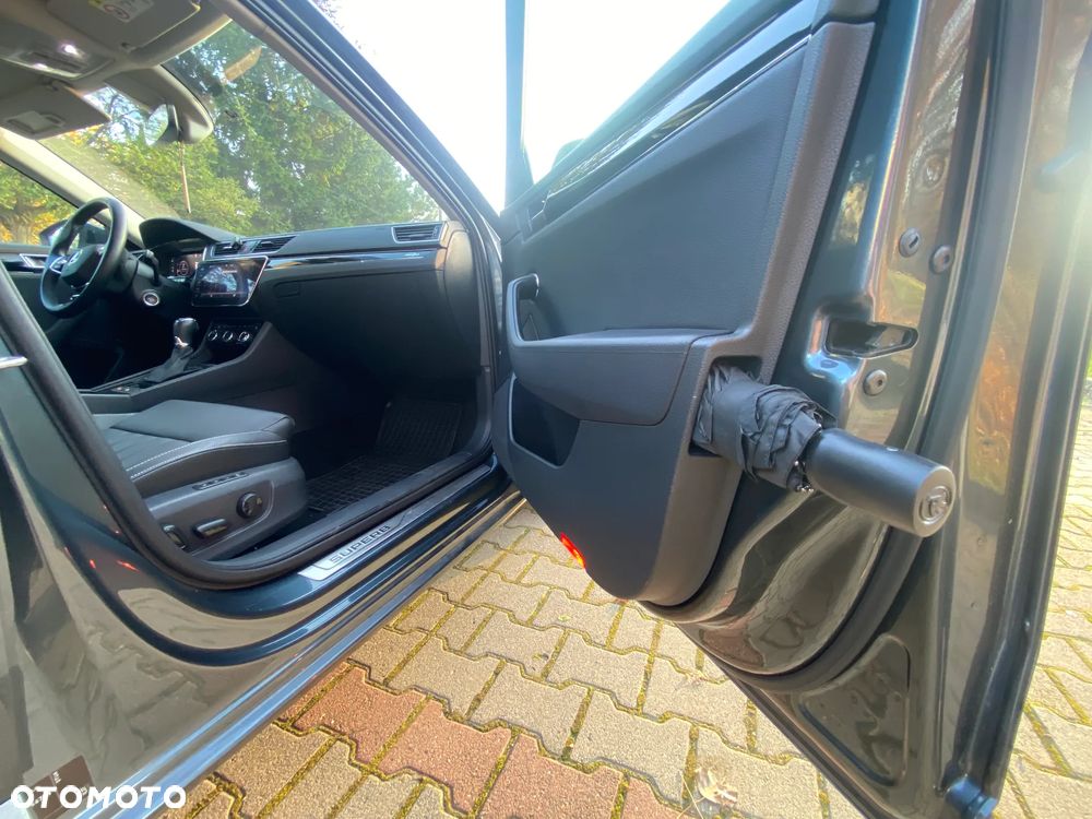 Skoda Superb 2.0 TDI SCR 4x4 L&K DSG - 14