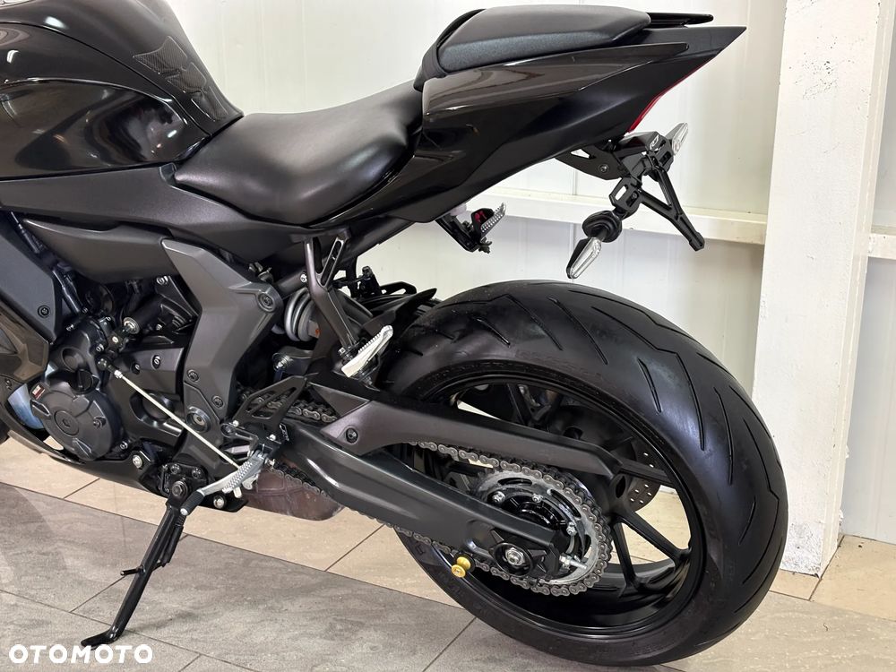 Yamaha R7 - 8