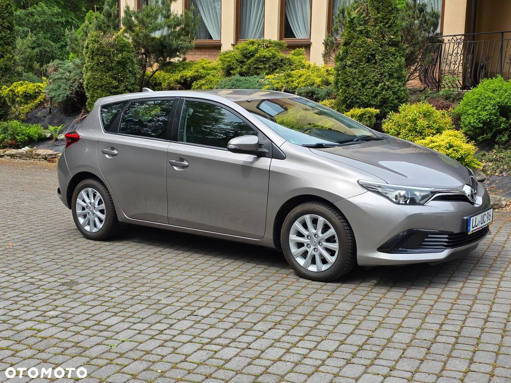 Toyota Auris 1.33 Dual-VVT-i - 22