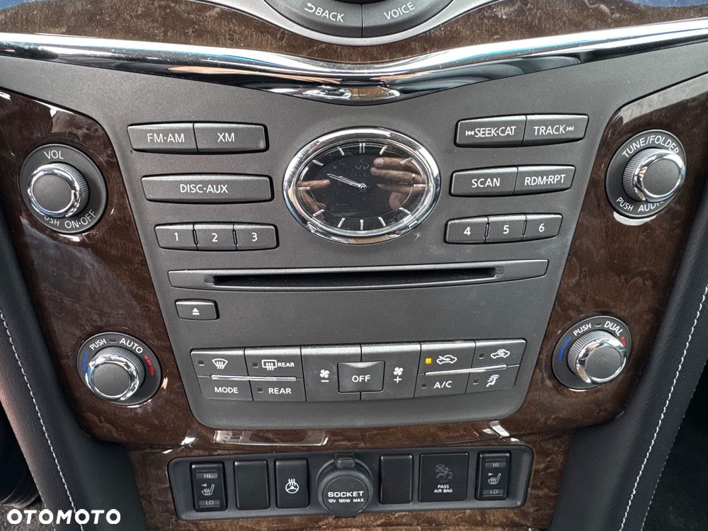 Infiniti QX80 - 25