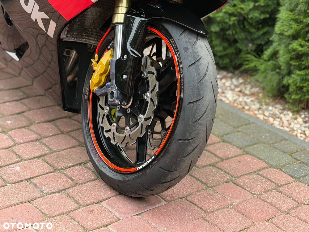 Suzuki GSX-R - 22