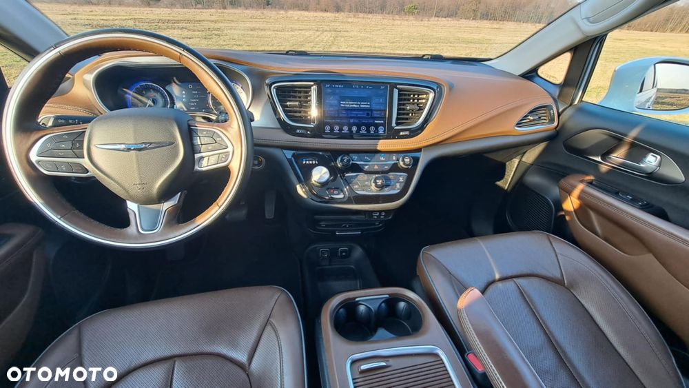 Chrysler Pacifica - 24