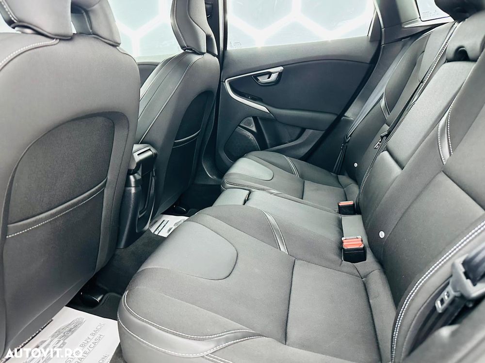 Volvo V40 D2 DRIVe Momentum - 15