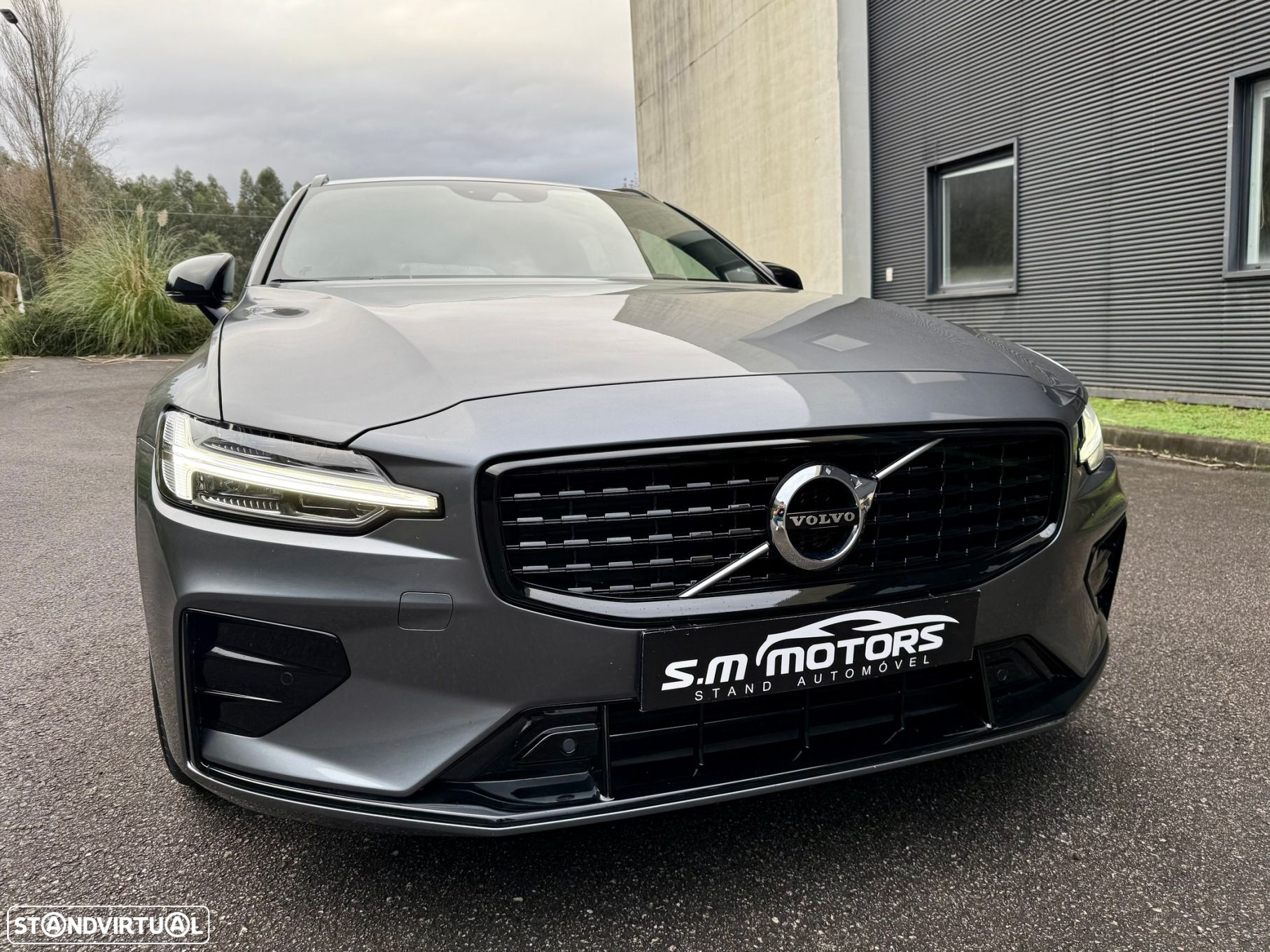 Volvo V60 2.0 D4 R-Design Geartronic - 4