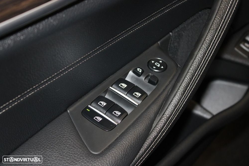 BMW 530 e iPerformance Line Luxury - 29