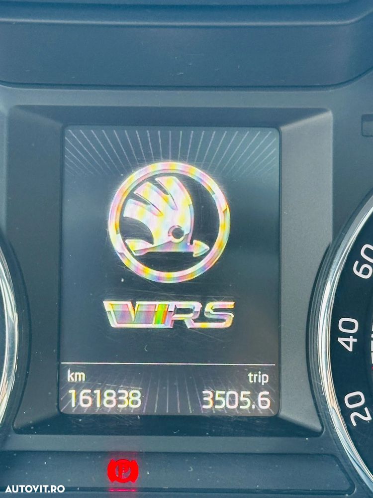 Skoda Octavia 2.0 TDI DSG RS - 10