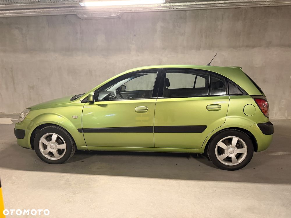 Kia Rio - 5