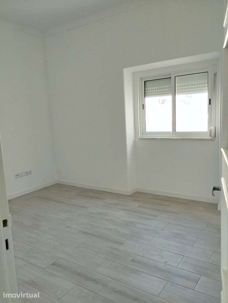 1º Andar T2 para arrendar - Grande imagem: 4/6