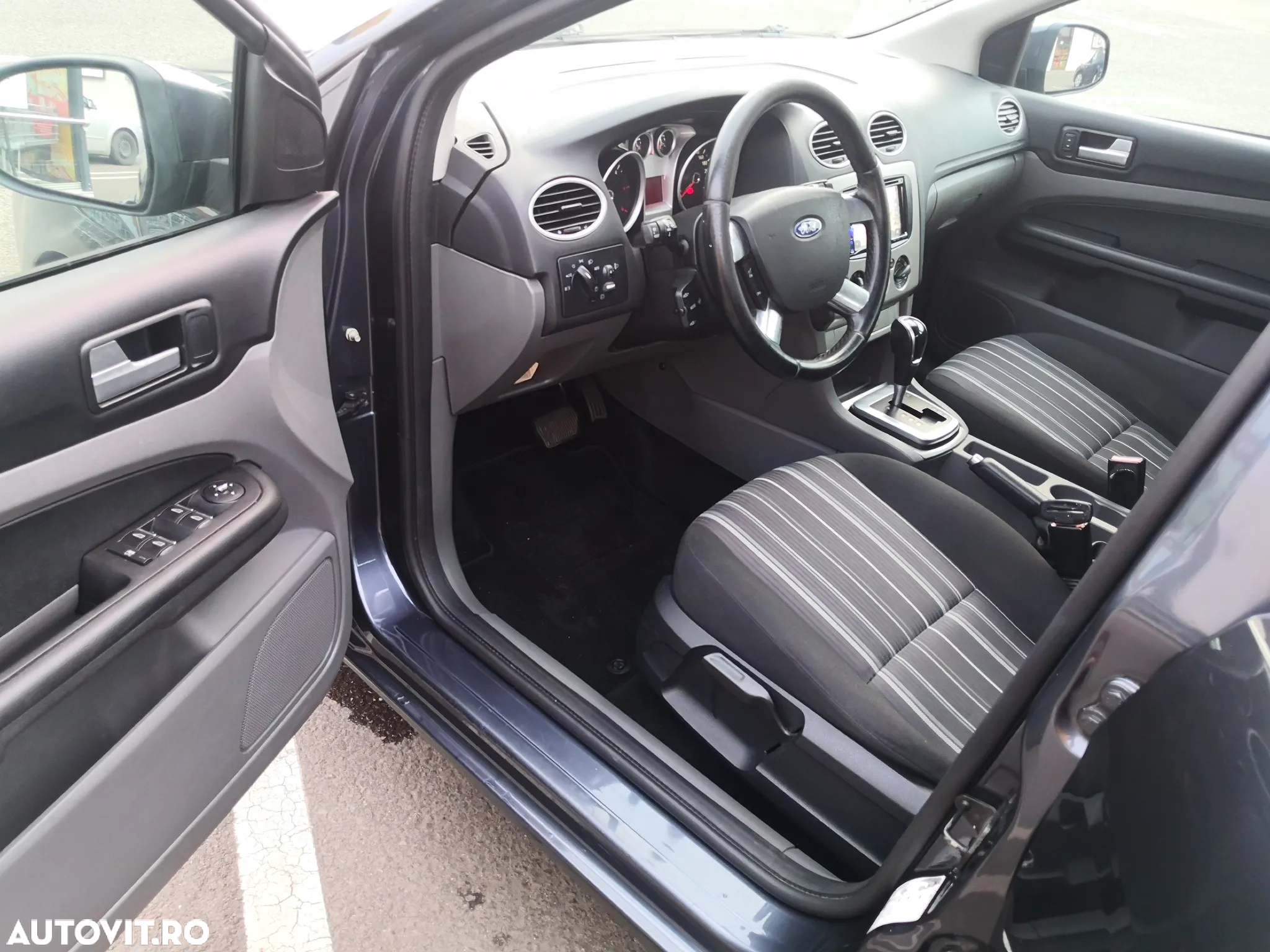 Ford Focus 2.0 TDCi DPF Aut. Style - 14