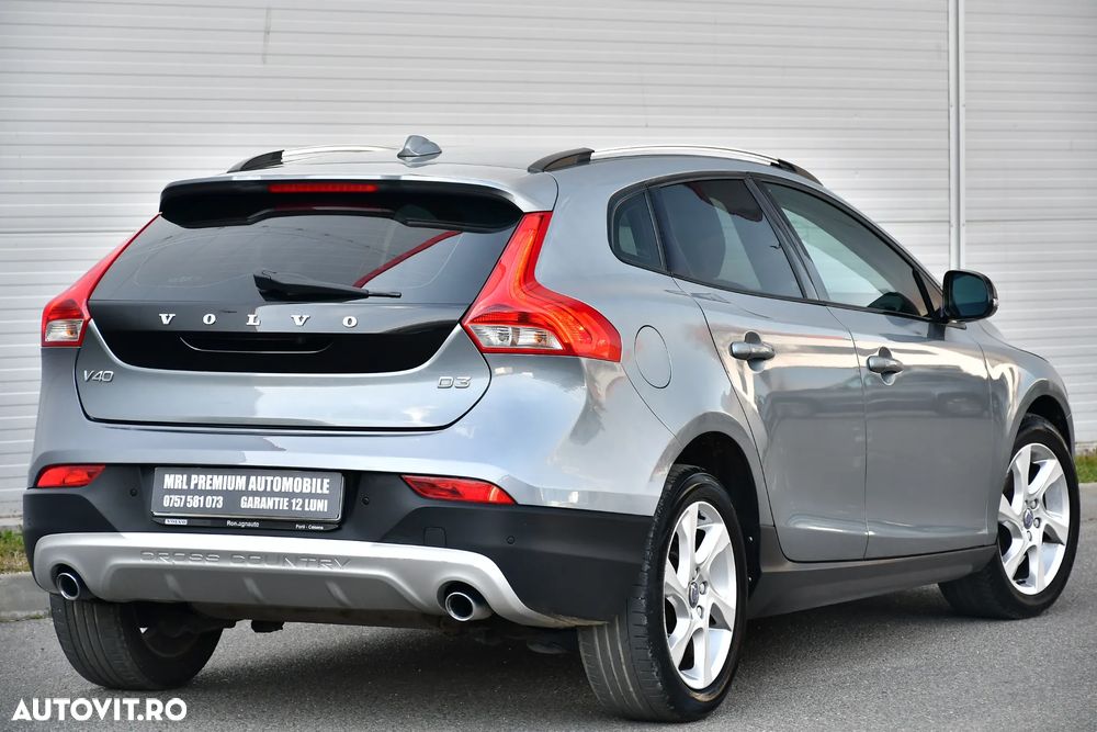Volvo V40 D3 Geartronic Summum - 5