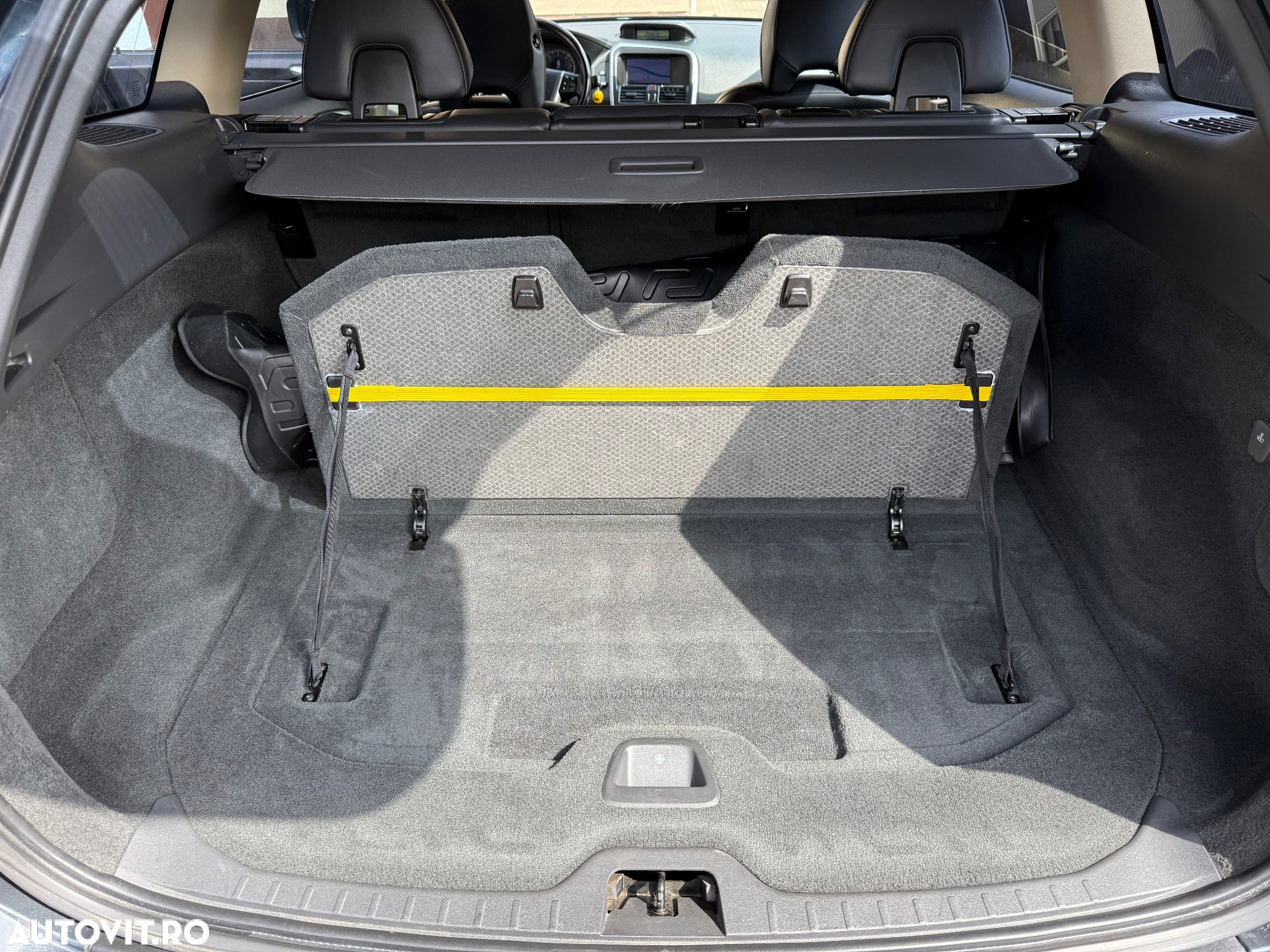 Volvo XC 60 2.4D AWD Aut. Momentum - 19