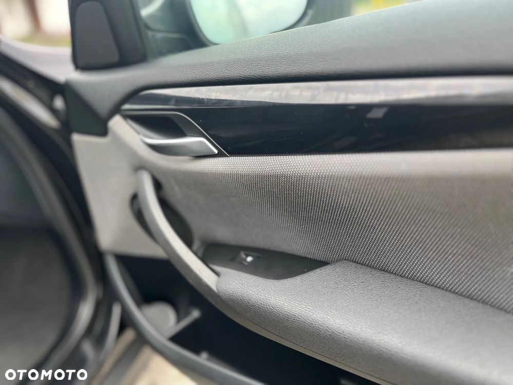 BMW X1 sDrive18d - 22