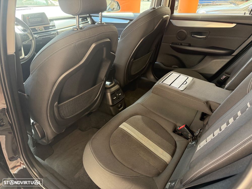BMW 216 Active Tourer d Line Sport - 30