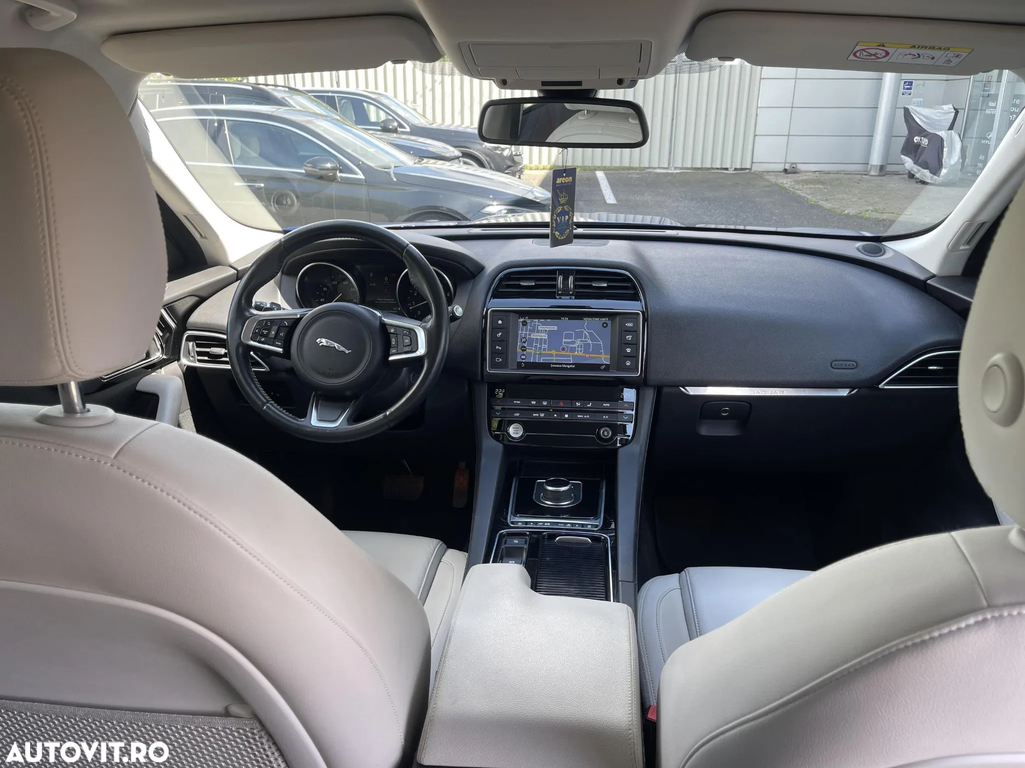 Jaguar F-Pace - 22