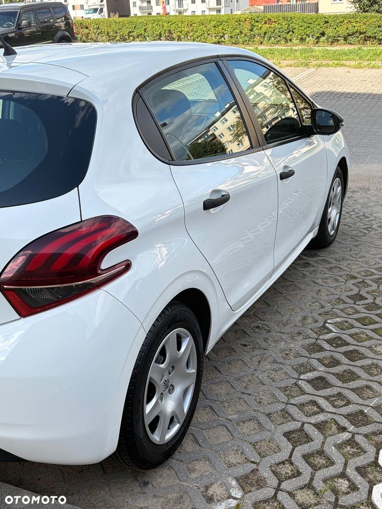 Peugeot 208 - 5