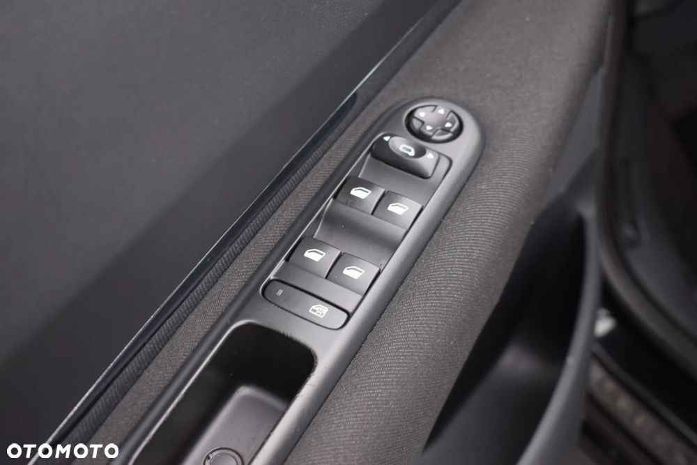Peugeot 3008 BlueHDi 120 EAT6 Stop & Start Active - 23