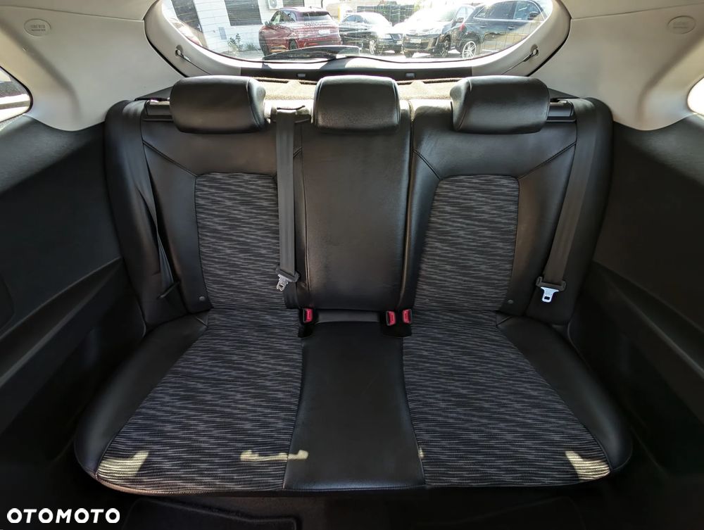 Kia Ceed ver-1-6-silver-x - 36