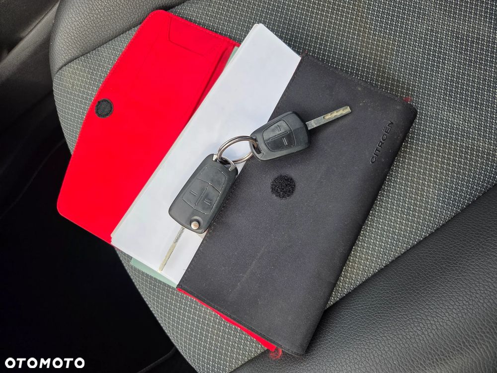 Opel Corsa 1.4 16V Catch me now - 19