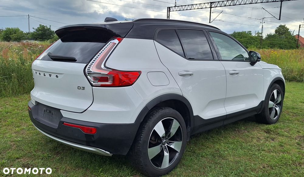 Volvo XC 40 D3 Geartronic Momentum Pro - 3